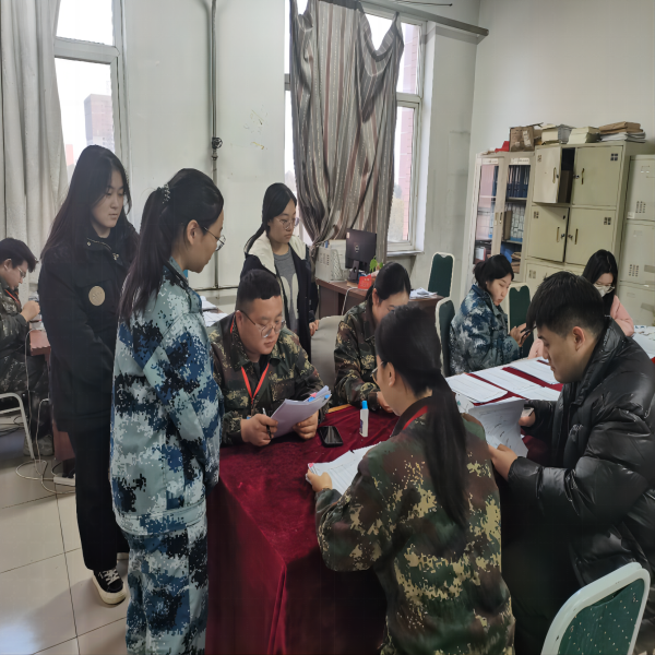 威廉体育williamhill||管理学院||倾泻关爱阳光 助力梦想远帆——我院辅导员指导学生职业生涯规划大赛