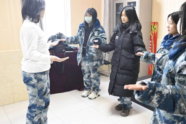 威廉体育williamhill||管理学院|| 续礼仪之风 展商务风采——大学生技能评比之商务礼仪大赛