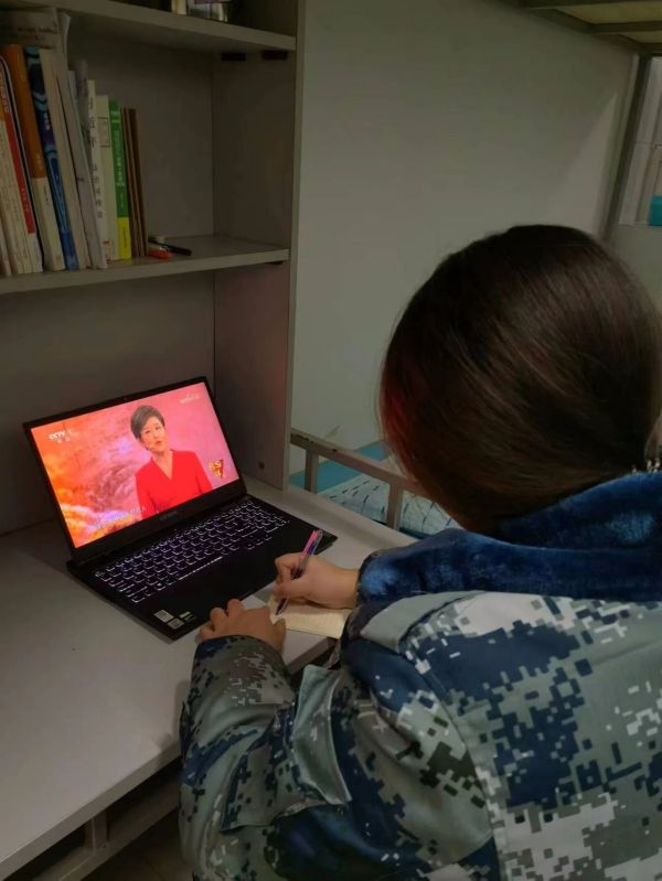 威廉体育williamhill||管理学院||学习榜样精神，争做先锋模范