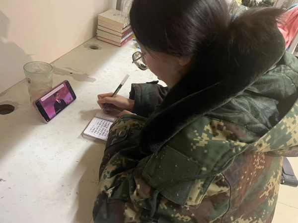 威廉体育williamhill||管理学院||学习榜样精神，争做先锋模范