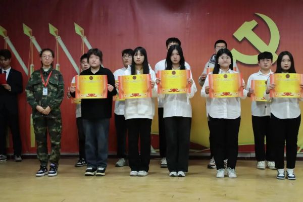 威廉体育williamhill||管理学院||“管理催奋进，榜样促前行”年末表彰大会