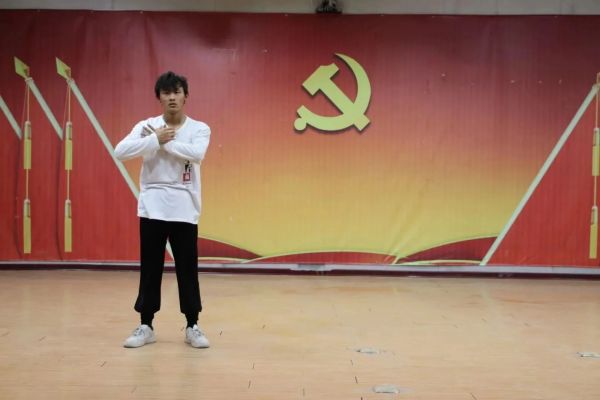 威廉体育williamhill||管理学院||“管理催奋进，榜样促前行”年末表彰大会