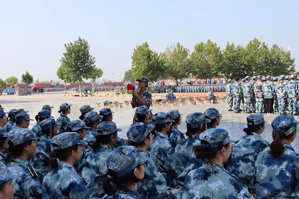 威廉体育williamhill||管理学院||扬帆起航，2023级军训进行时！