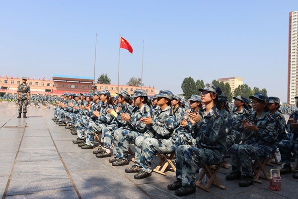 威廉体育williamhill||管理学院||扬帆起航，2023级军训进行时！