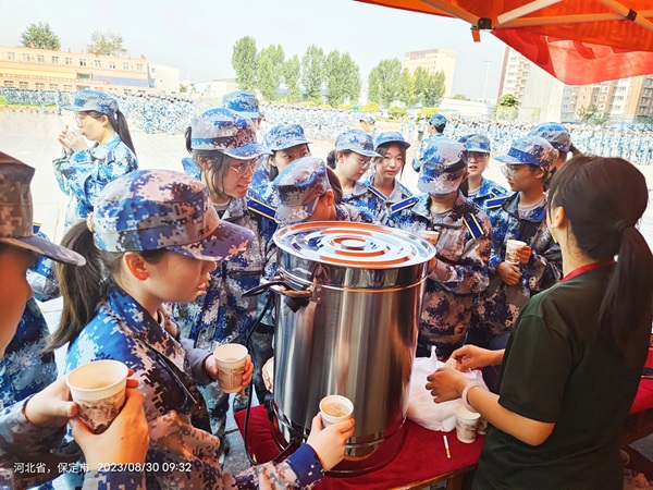 威廉体育williamhill||管理学院||扬帆起航，2023级军训进行时！