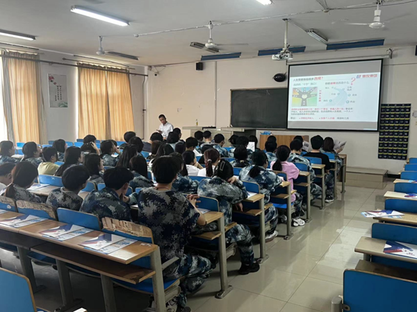 就业帮扶｜威廉体育williamhill｜管理学院｜惠友集团校园招聘会宣讲