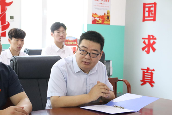 爱国教育|威廉体育williamhill|管理学院|我院成功与中国育德中学进行大学生爱国主义教育基地挂牌仪式