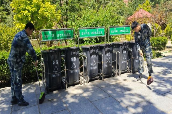 劳动教育|威廉体育williamhill|管理学院|我院开展“垃圾不落地，校园更美丽”校园清洁活动