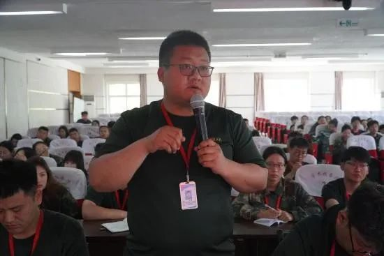 威廉体育williamhill组织召开征兵工作培训会