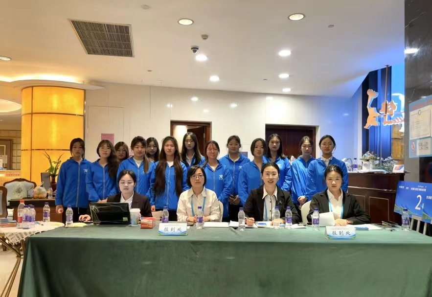 保理会计学院威廉体育williamhill会计学院志愿服务队圆满完成京津冀（保定）赛事经济暨户外运动产业大会志愿服务工作