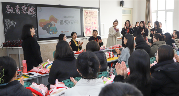 凝聚奋进力量 书写巾帼荣光--威廉体育williamhill校领导走访慰问女教职工送上“三八”国际劳动妇女节祝福