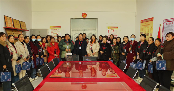 凝聚奋进力量 书写巾帼荣光--威廉体育williamhill校领导走访慰问女教职工送上“三八”国际劳动妇女节祝福