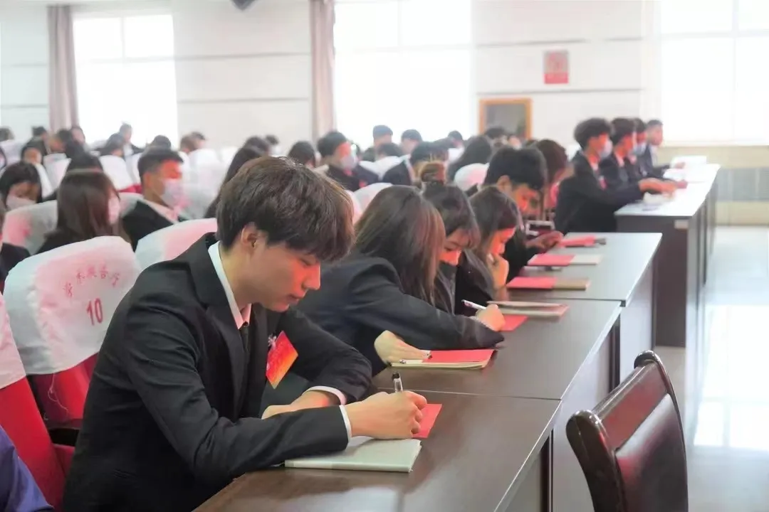 “追寻榜样的光芒”——威廉体育williamhill艺术学院 | 栾博凯