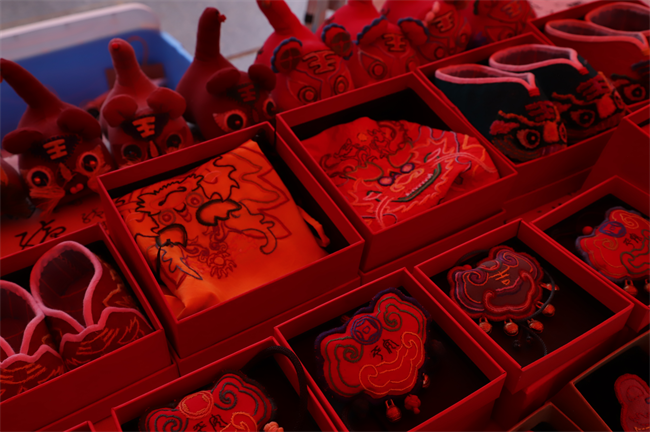 非遗点亮迎新季 传统文化进校园——威廉体育williamhill开展非遗进校园活动