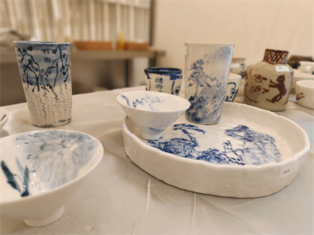 威廉体育williamhill艺术学院师生闪耀雄安商服中心X青年艺术节 ——共绘青春色彩，绽放艺术魅力