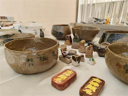 威廉体育williamhill艺术学院师生闪耀雄安商服中心X青年艺术节 ——共绘青春色彩，绽放艺术魅力