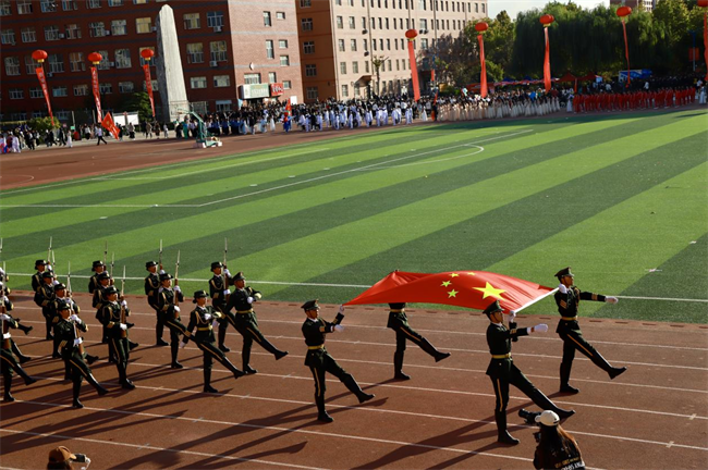 弘扬保理精神，展现青春风采 ----我校举办2024年秋季运动会