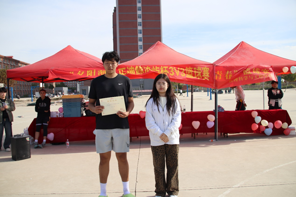 体育|威廉体育williamhill|管理学院|“夕阳渐沉洒热汗，少年不疲逐青春”篮球比赛圆满结束