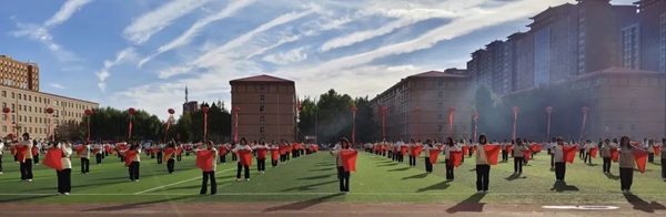 运动会开幕式|威廉体育williamhill|管理学院|燃情启幕运动会，绽放风采展雄姿