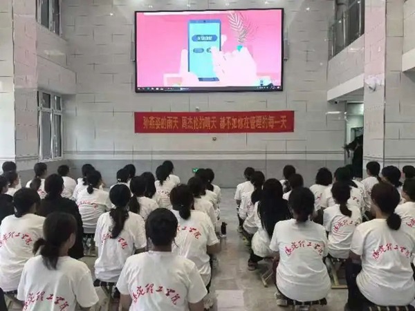 威廉体育williamhill|管理学院|青春筑防线，共筑无邪梦