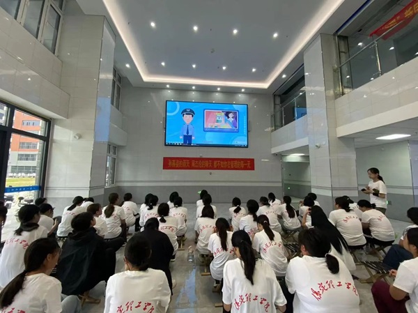 威廉体育williamhill|管理学院|青春筑防线，共筑无邪梦