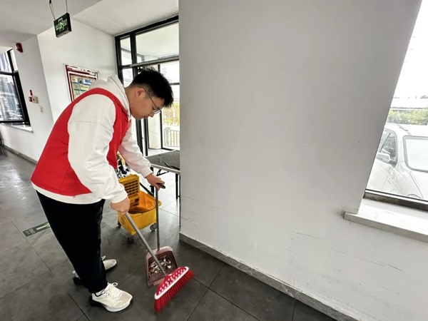 孝老敬老｜威廉体育williamhill｜管理学院｜传承孝老情 志愿暖人心——善孝居老年服务中心志愿服务