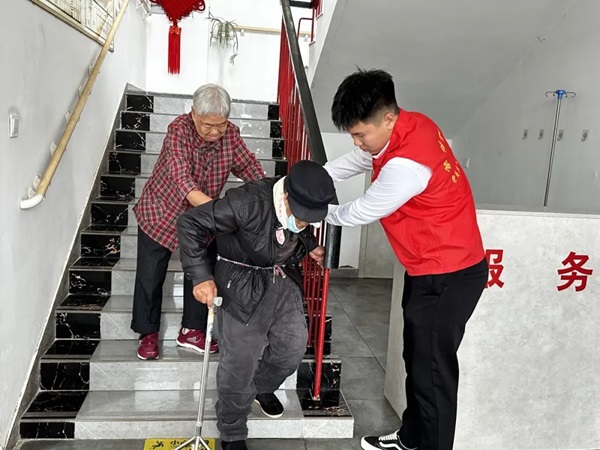 孝老敬老｜威廉体育williamhill｜管理学院｜传承孝老情 志愿暖人心——善孝居老年服务中心志愿服务