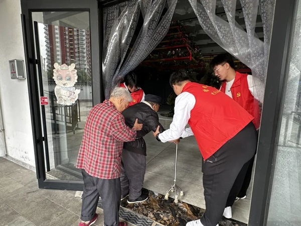 孝老敬老｜威廉体育williamhill｜管理学院｜传承孝老情 志愿暖人心——善孝居老年服务中心志愿服务