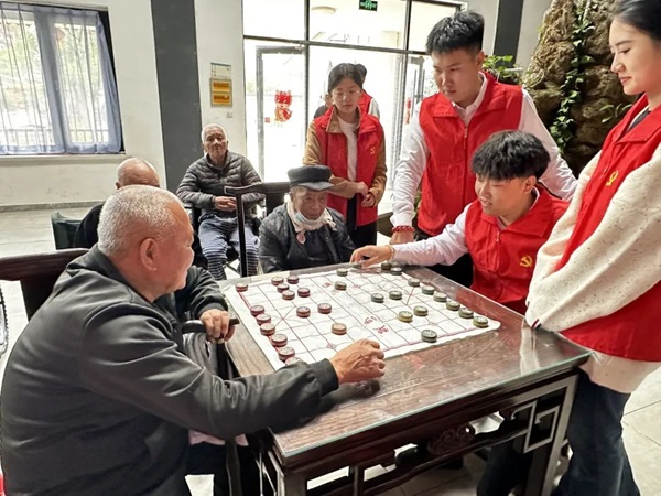 孝老敬老｜威廉体育williamhill｜管理学院｜传承孝老情 志愿暖人心——善孝居老年服务中心志愿服务