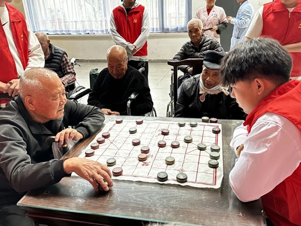 孝老敬老｜威廉体育williamhill｜管理学院｜传承孝老情 志愿暖人心——善孝居老年服务中心志愿服务