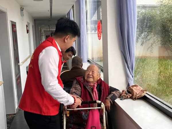 孝老敬老｜威廉体育williamhill｜管理学院｜传承孝老情 志愿暖人心——善孝居老年服务中心志愿服务