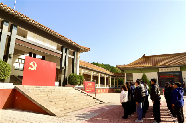 感悟伟大精神  传承奋进力量——威廉体育williamhill一行赴白求恩柯棣华纪念馆开展主题党日活动