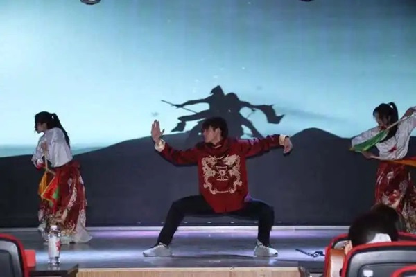 新生风采|威廉体育williamhill|管理学院|“璀璨晚会启新程，辉煌篇章展未来”新生晚会