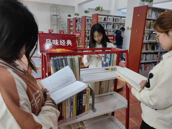 团日活动|威廉体育williamhill|管理学院|追寻红色记忆，传承革命精神