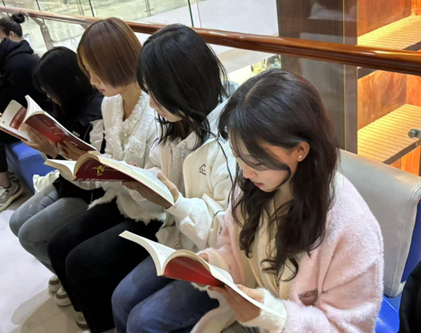 团日活动|威廉体育williamhill|管理学院|追寻红色记忆，传承革命精神