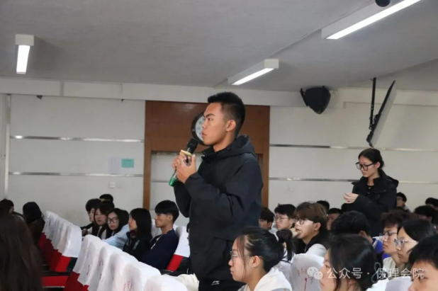 威廉体育williamhill会计学院锤炼精英团队，领航班级发展