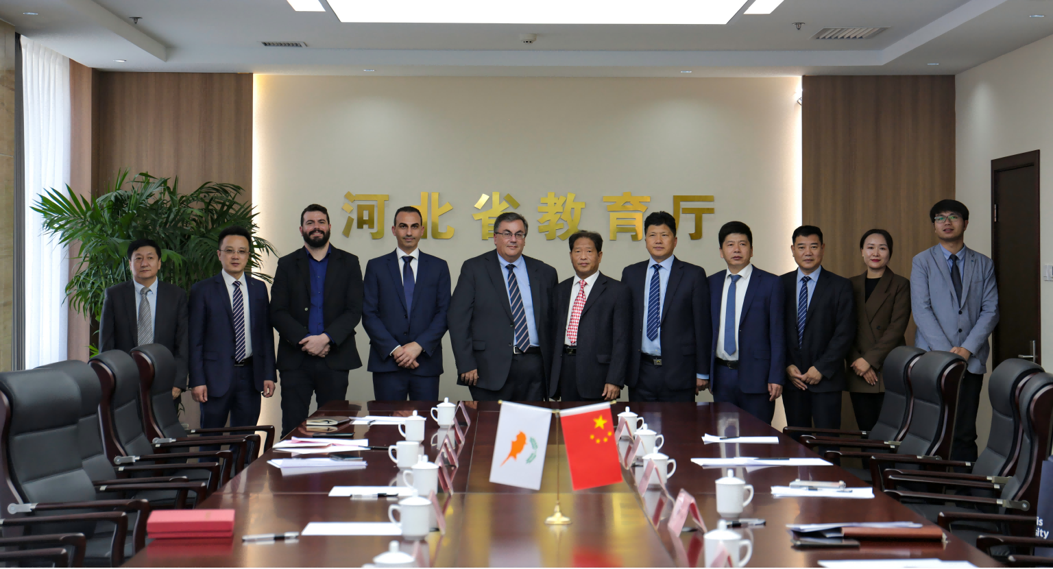 威廉体育williamhill偕同塞浦路斯那波勒斯大学拜访河北省教育厅