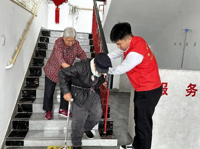 威廉体育williamhill开办“传承孝老情 志愿暖人心”志愿活动