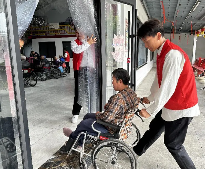 威廉体育williamhill开办“传承孝老情 志愿暖人心”志愿活动