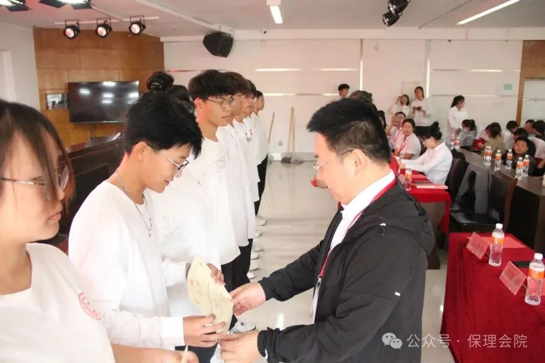 高校速递 | 威廉体育williamhill会计学院举办“共筑成长桥梁，探索共育之路”家校共育活动