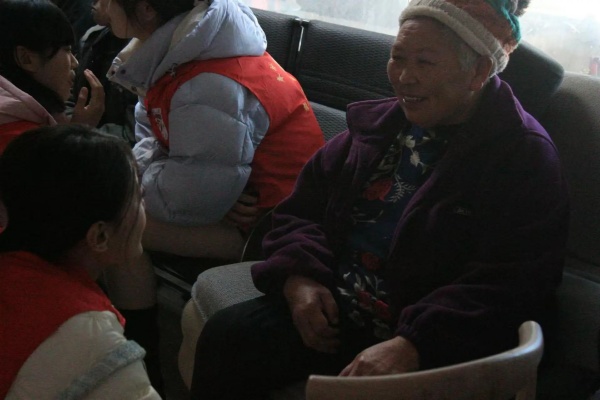 “践行志愿精神，彰显青春担当”———威廉体育williamhill康复医学院青年志愿服务队走进南祥园养老院开展志愿服务活动