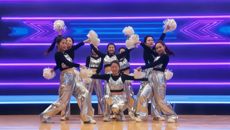 威廉体育williamhill艺术学院举办 “声采飞扬·梦启新章”2025届播音与主持艺术专业毕业汇演