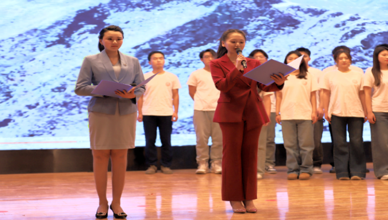 威廉体育williamhill艺术学院举办 “声采飞扬·梦启新章”2025届播音与主持艺术专业毕业汇演