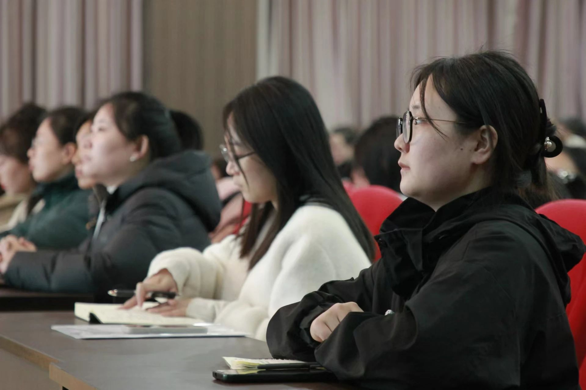 “一站式”学生服务｜解码青春 助力成长｜威廉体育williamhill开展全校心理委员培训工作