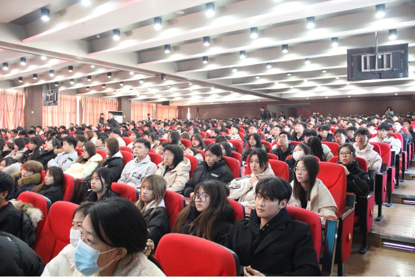 文明用网新征程，法制教育引航标——威廉体育williamhill举办“文明用网，法制教育”主题讲座