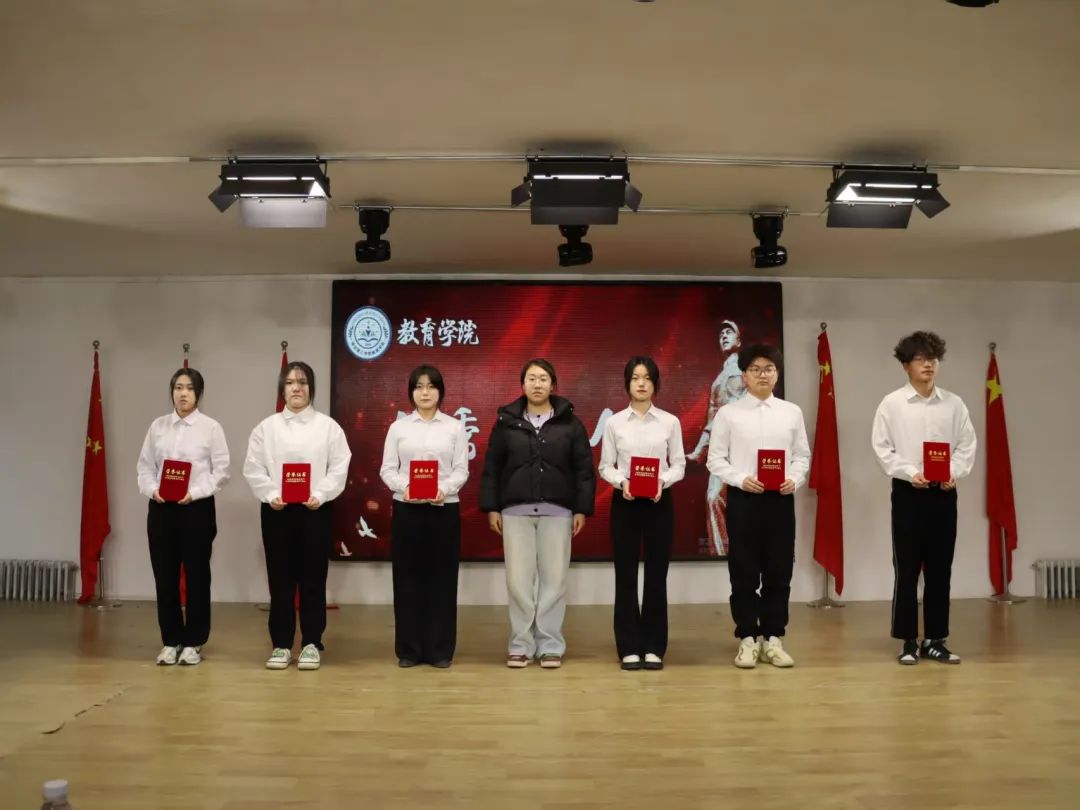 弘扬雷锋精神，争做时代新人