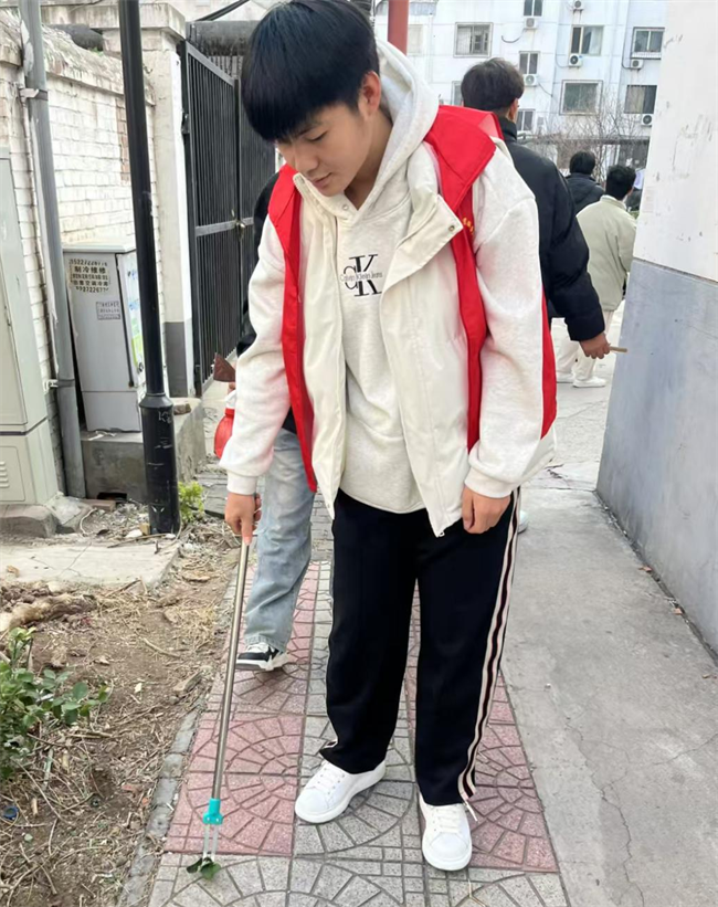 践行雷锋精神 奉献点亮青春——威廉体育williamhill开展学习雷锋精神主题活动