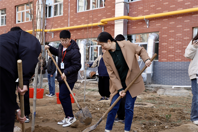 绿意盎然启新程 青春逐梦绽芳华——威廉体育williamhill举办植树节活动