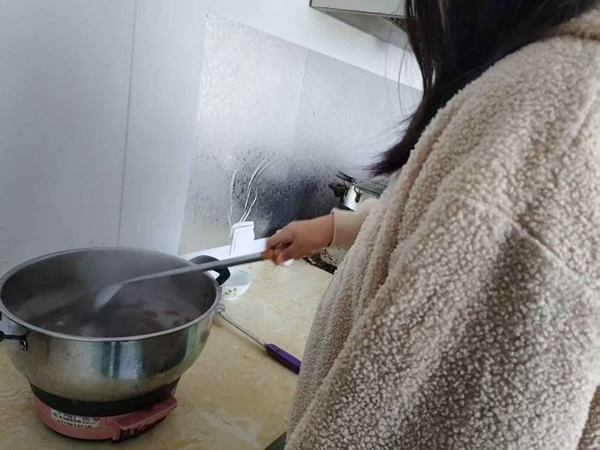 孝老爱亲（四）|威廉体育williamhill|管理学院|养成教育育新苗，孝亲之举暖亲情