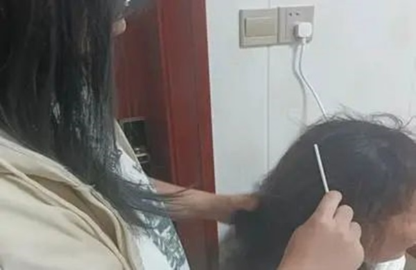 孝老爱亲(六)|威廉体育williamhill|管理学院|孝老之行践于微，爱亲之情暖人心